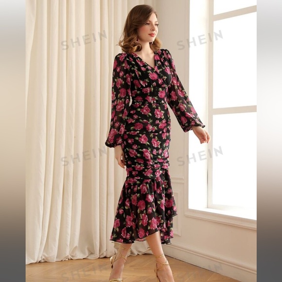 🔥HOT🔥 SHEIN Modely Floral Print Lantern Sleeve Ruched Mermaid Hem Dress midi - Picture 4 of 9
